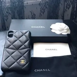 シャネルiPhone CHANEL Lambskin Quilted iPhone X Case Black